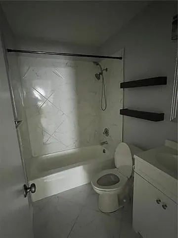 3 bed, 1.0 bath, 1000 sqft, $1,650 — Photo 4