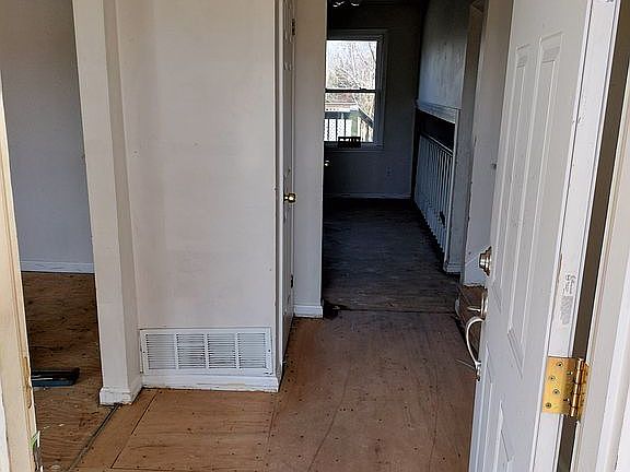 2nd image of 2413 W Highway 22