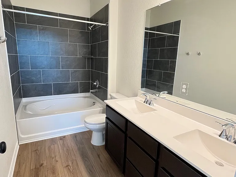 11622 Black Rose — Photo 10