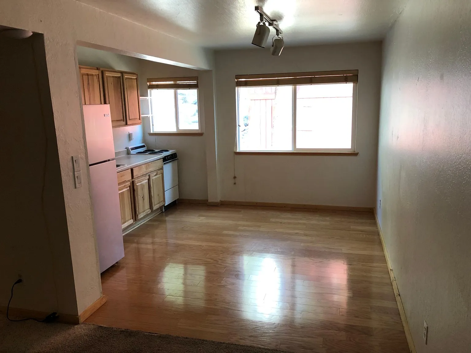 2 bed, 800 sqft, $1,500 — Photo 2