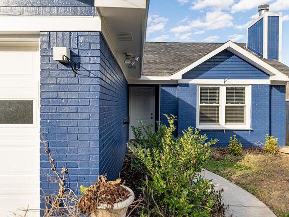 2nd image of 1029 Branscomb Cir SE