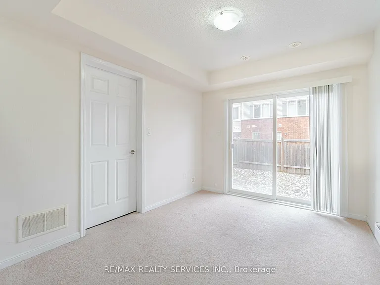 4 Colonel Frank Ching Cres — Photo 28