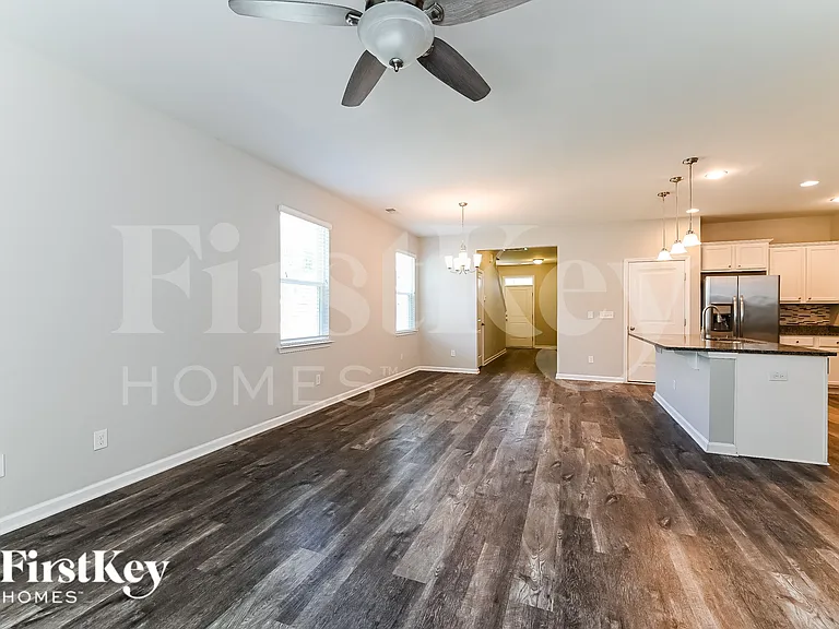 301 Mincy St — Photo 4