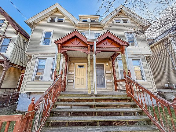 2nd image of 142-144 W Portsea St #2L