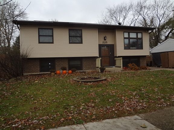 2nd image of 225 S Orchard Dr