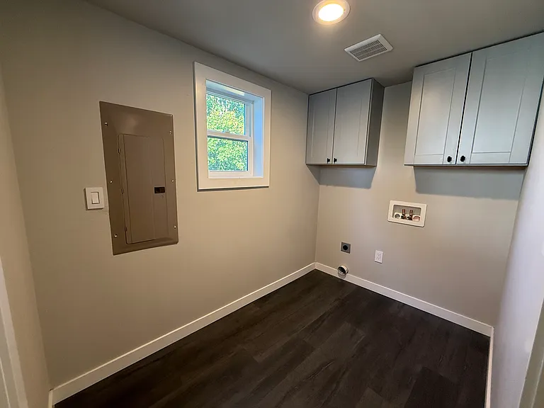 730 Hillcrest Dr — Photo 7