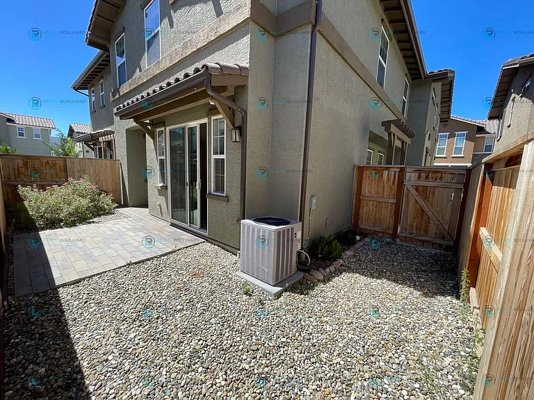 1815 Dark Horse Rd #B — Photo 50