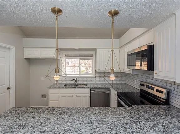 5th image of 4300 Hidden Creek Dr