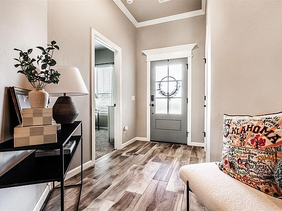 3rd image of 3017 Dudley Dr