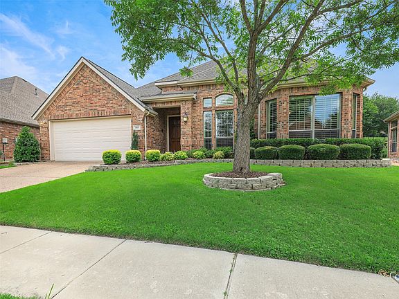2nd image of 805 Barton Springs Dr