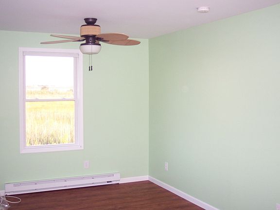 2nd image of 10 Huntington Dr