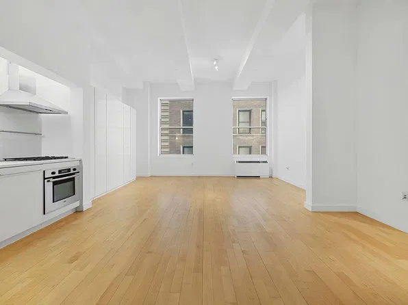 15 Broad St APT 822, New York, NY 10005