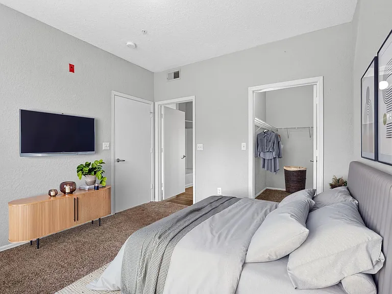 Juniper - 1 Bed / 1 Bath - 761 Sq.Ft.
