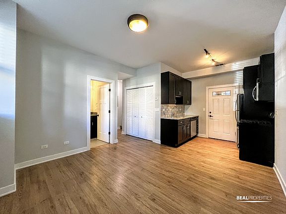 2nd image of 2209 W Eastwood Ave #2209
