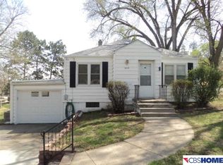 3019 Grebe St, Omaha, NE 68112