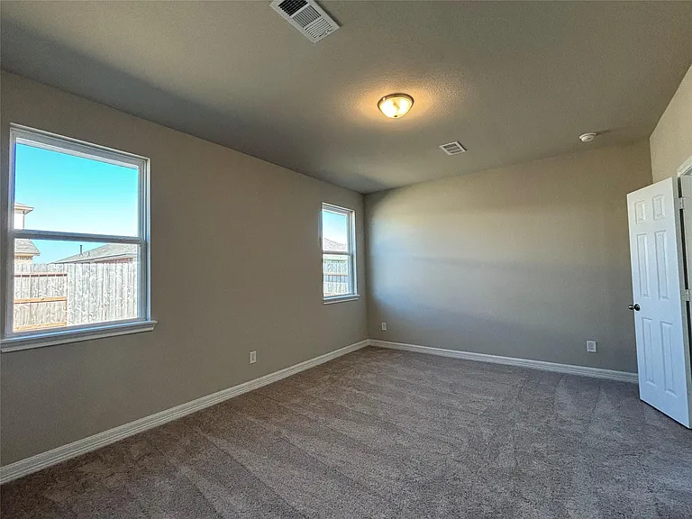 2913 Cliff Ridge Ln — Photo 14