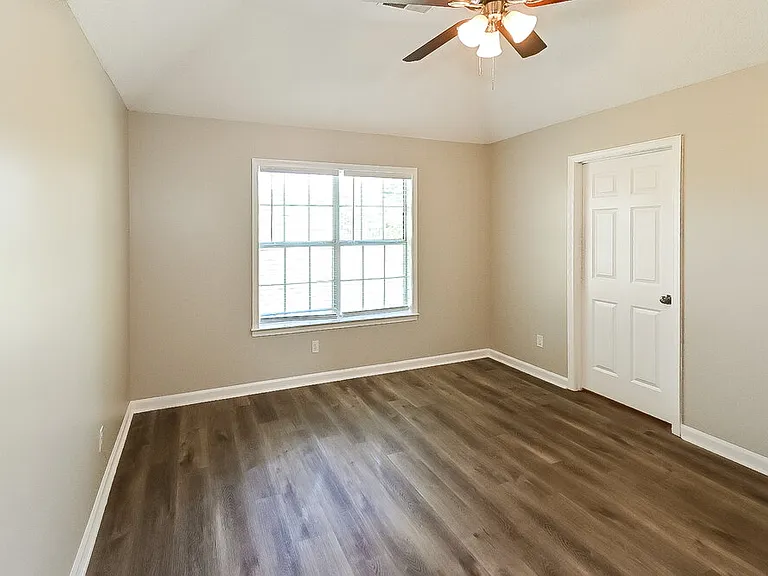 7753 Meadow Ridge Ln — Photo 10