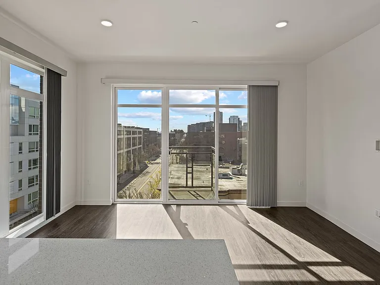 101 Broadway, Live Here, Go Anywhere — Photo 46