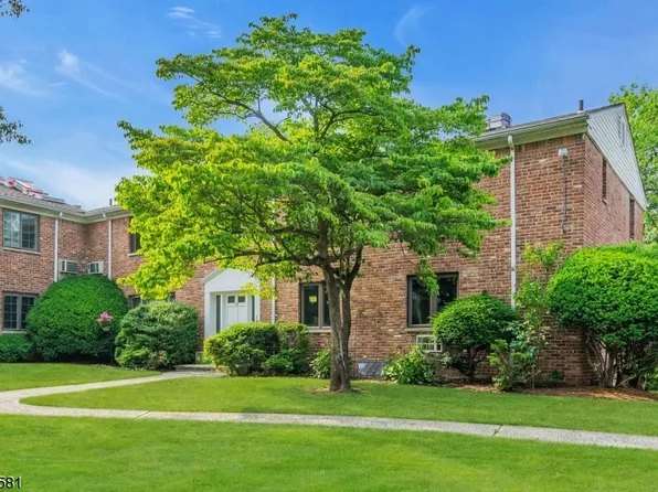 93 Troy Dr #C, Springfield Twp., NJ 07081