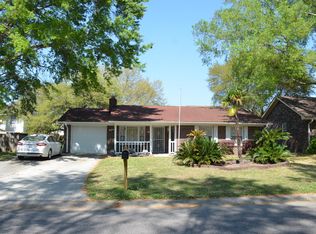 19 Lighthouse Dr, Goose Creek, SC 29445