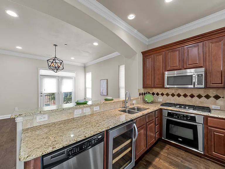 5709 Lois Ln — Photo 14