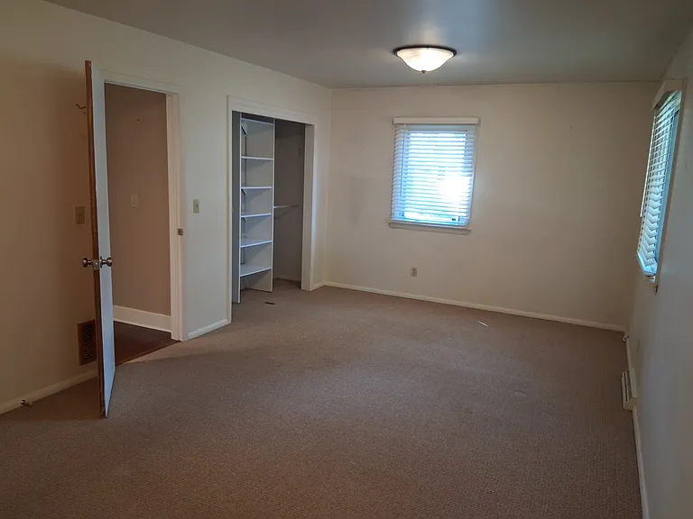 210 Elm St — Photo 20