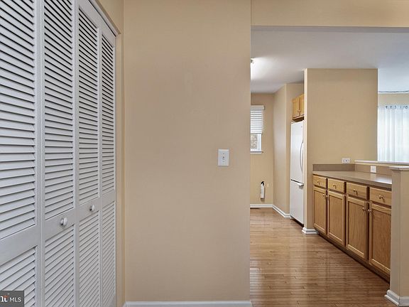 3rd image of 33 E Woodland Ave
