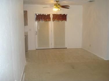 3rd image of 410 Hopkins Ave