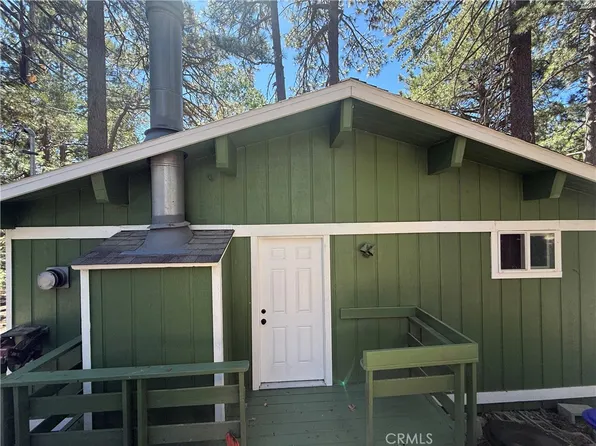 32375 Scandia Dr, Running Springs, CA 92382