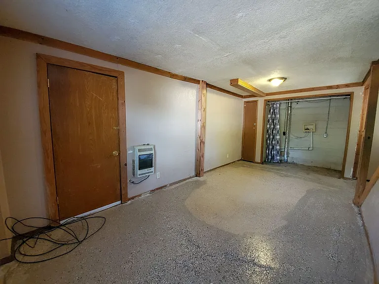 310 E Washington St — Photo 10