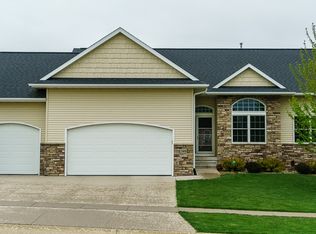 349 Raleigh Ln, Marion, IA 52302