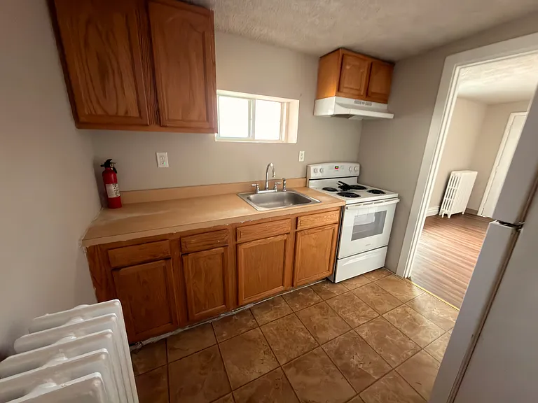 922 W Walnut St #2 — Photo 11
