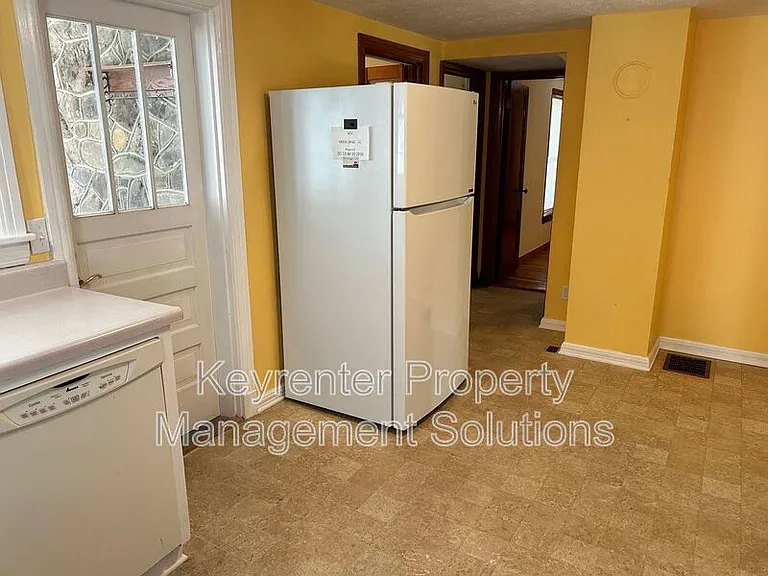 3922 Churchville Ave — Photo 24