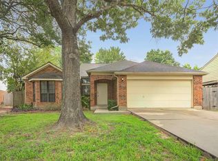 1210 Berkeley Lake Ln, Houston, TX 77062