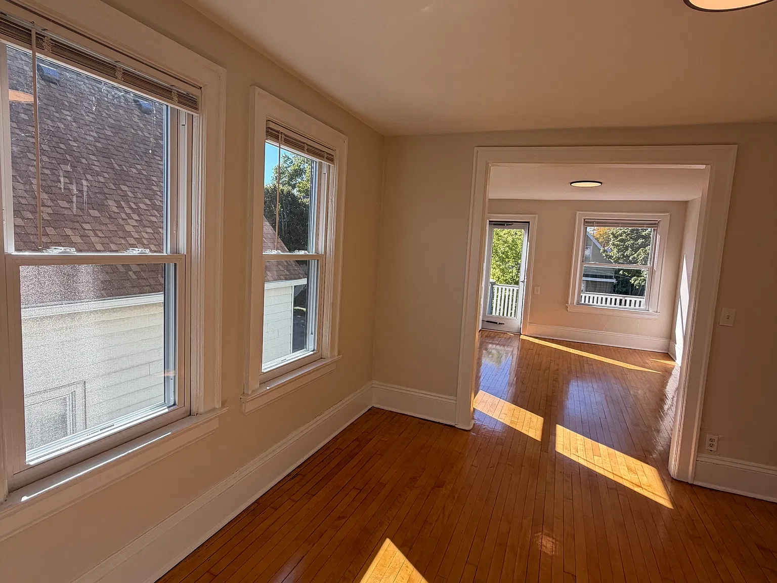 2 bed, 900 sqft, $1,595 — Photo 2
