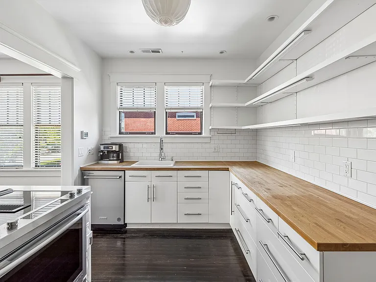943 Russell St #D — Photo 3