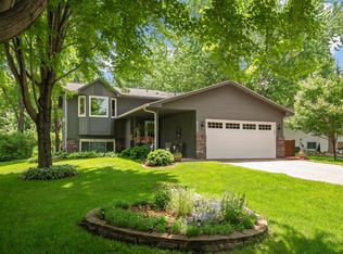 8553 Chanhassen Hills Dr S, Chanhassen, MN 55317