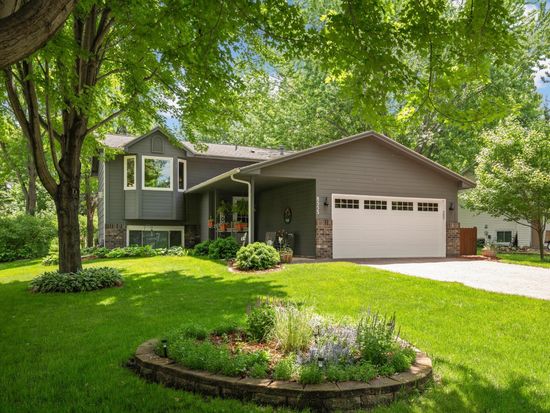 8553 Chanhassen Hills Dr S, Chanhassen, MN 55317