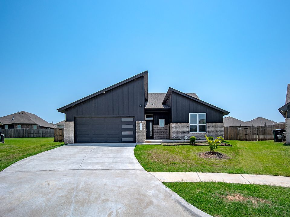 1st image of 5916 NW 159th Cir