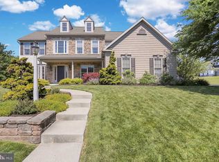 380 Firethorn Ln, Sinking Spring, PA 19608