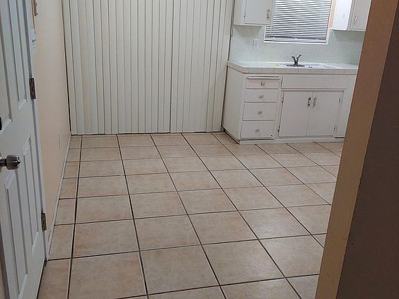 4th image of 1817 N Palm Ave