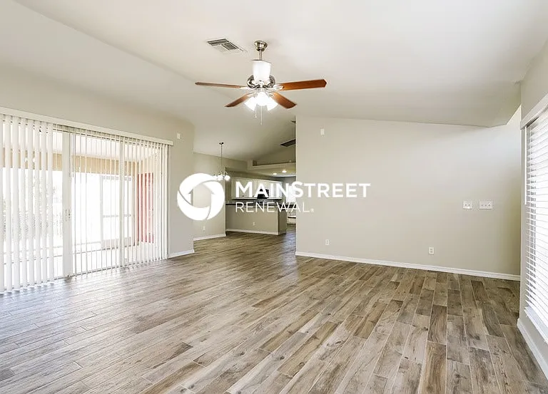 1124 NE 32nd Ln — Photo 10