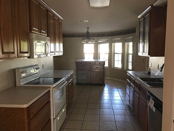 2nd image of 509 Sapphire Blvd