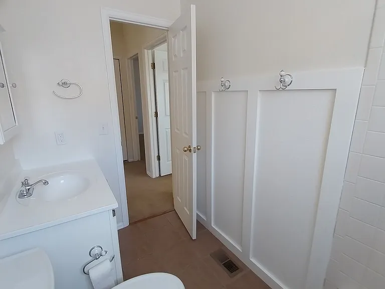 9786 Buckingham Ct — Photo 32