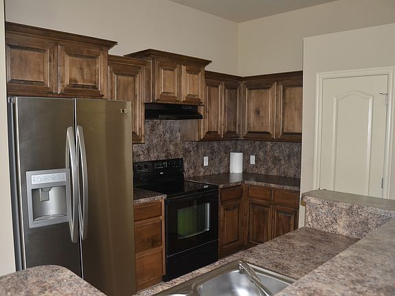 3rd image of 304 Lone Oak Dr
