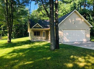 1254 Lakeshore Dr, Gladwin, MI 48624