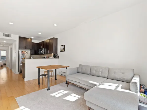 110 Tidewater Street image 1 of 25