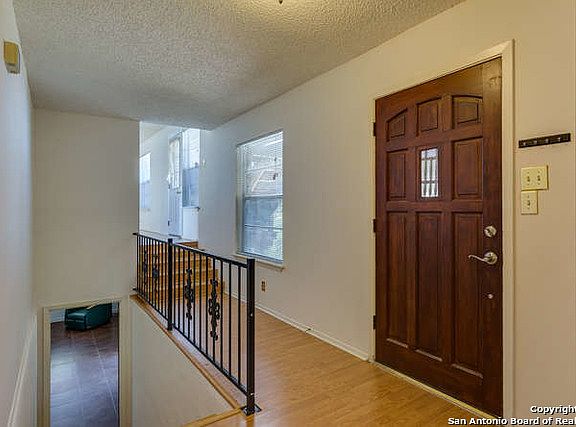 4th image of 2297 Colleen Dr