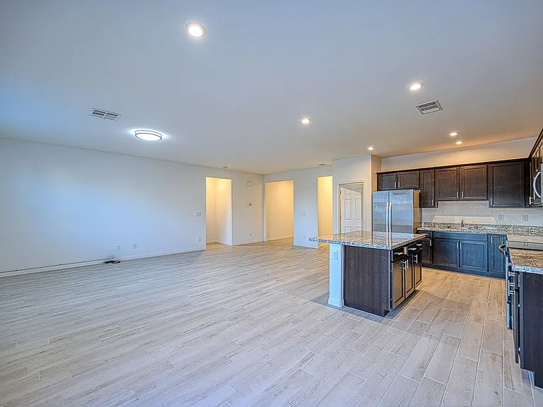 5635 S Larimer St — Photo 5
