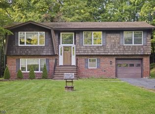 52 Lounsberry Hollow Rd, Vernon Twp., NJ 07461